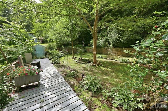 146 Chestnut Walk Drive, Waynesville, NC 28786