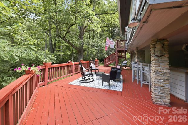 146 Chestnut Walk Drive, Waynesville, NC 28786