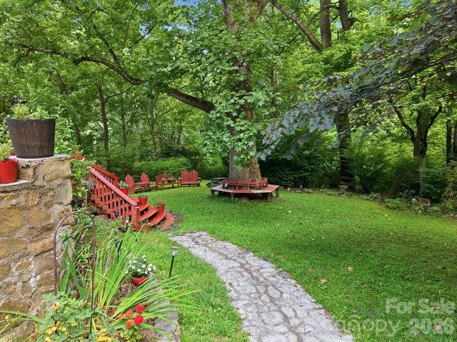 146 Chestnut Walk Drive, Waynesville, NC 28786