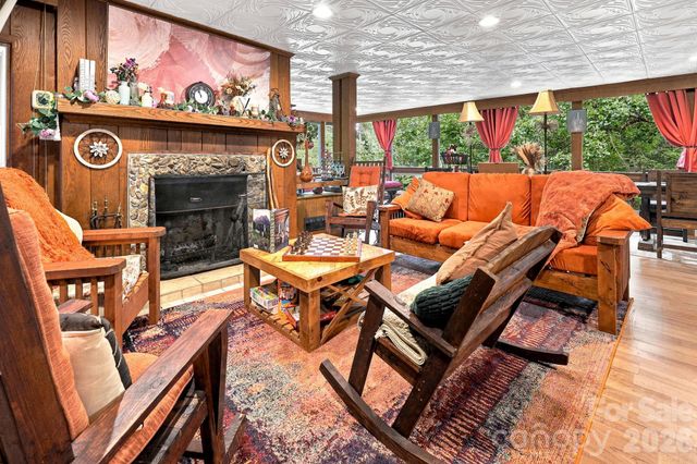 146 Chestnut Walk Drive, Waynesville, NC 28786