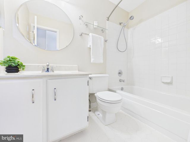 216 FINCHINGFIELD CT, Sterling, VA 20165
