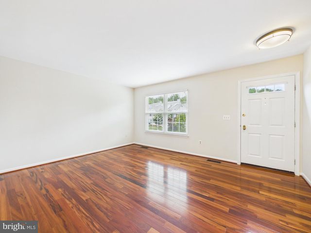 216 FINCHINGFIELD CT, Sterling, VA 20165