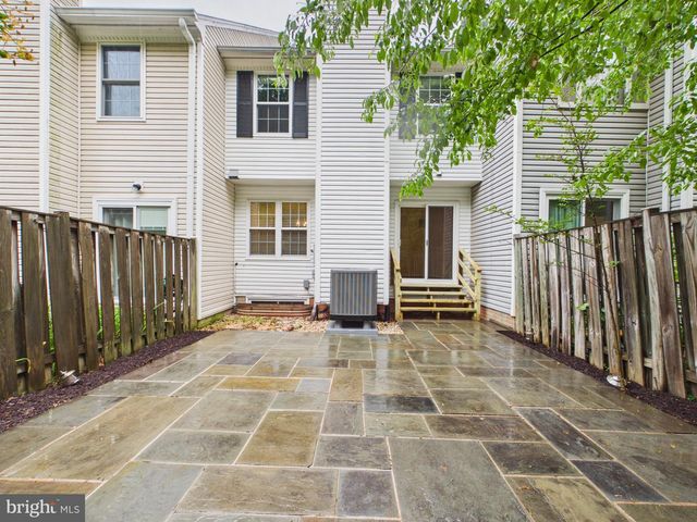 216 FINCHINGFIELD CT, Sterling, VA 20165