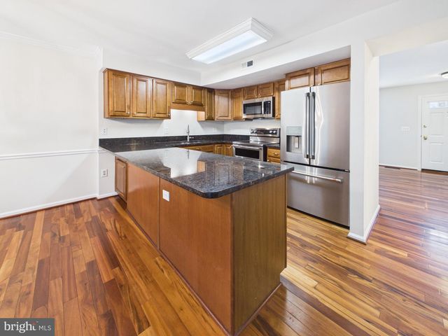 216 FINCHINGFIELD CT, Sterling, VA 20165