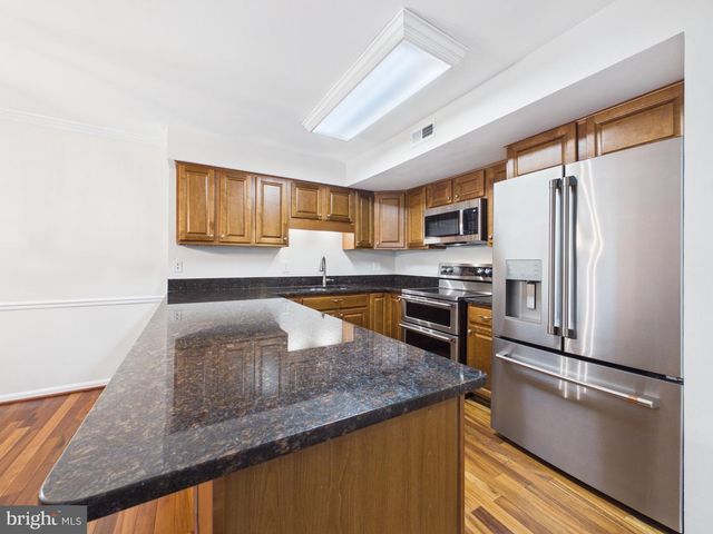 216 FINCHINGFIELD CT, Sterling, VA 20165