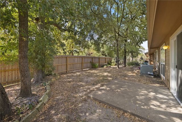 2826 Oakside Drive, Bryan, TX 77802