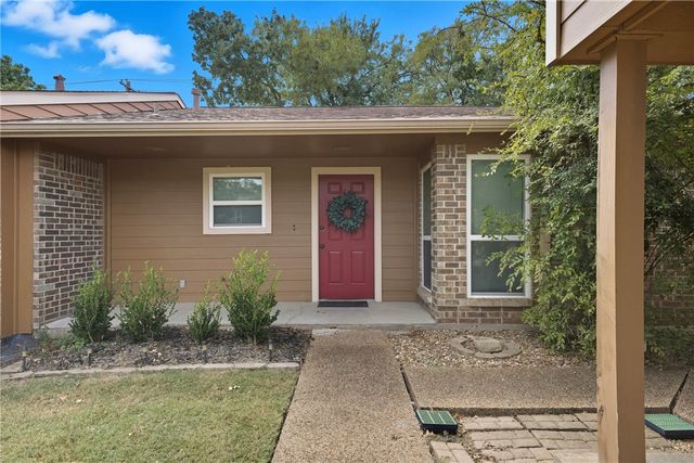 2826 Oakside Drive, Bryan, TX 77802