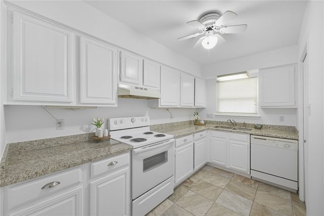 2826 Oakside Drive, Bryan, TX 77802