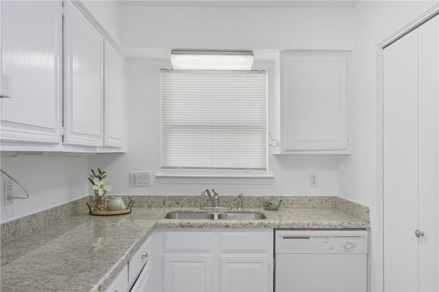 2826 Oakside Drive, Bryan, TX 77802