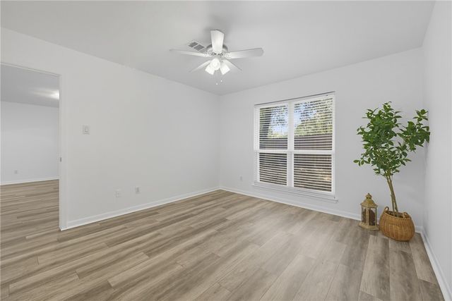 2826 Oakside Drive, Bryan, TX 77802