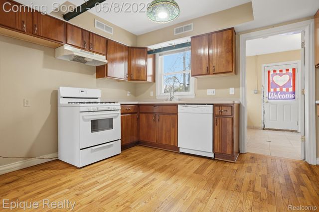 53100 Washington Street, New Baltimore, MI 48047