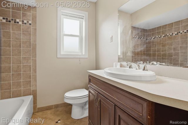 53100 Washington Street, New Baltimore, MI 48047
