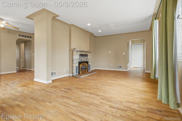 53100 Washington Street, New Baltimore, MI 48047
