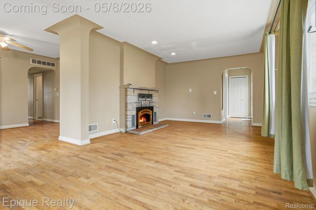 53100 Washington Street, New Baltimore, MI 48047
