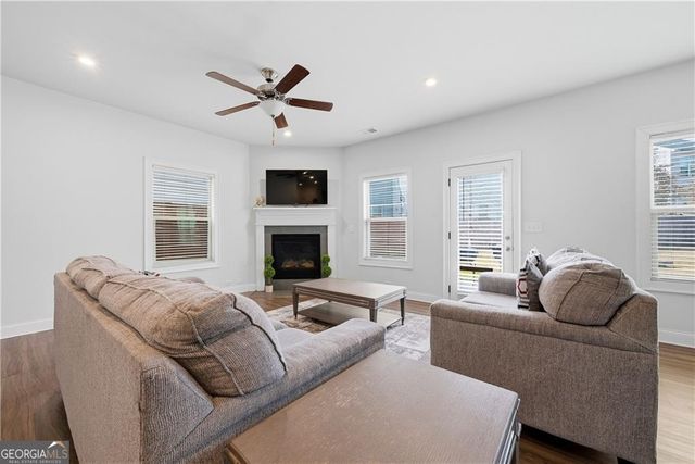 4095 Lake Manor Way, Atlanta, GA 30349