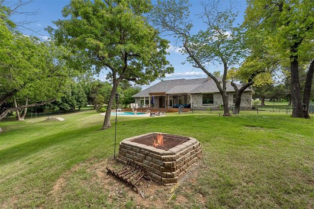 2017 Shadow Lake Drive, Edmond, OK 73025