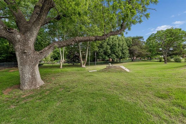 2017 Shadow Lake Drive, Edmond, OK 73025