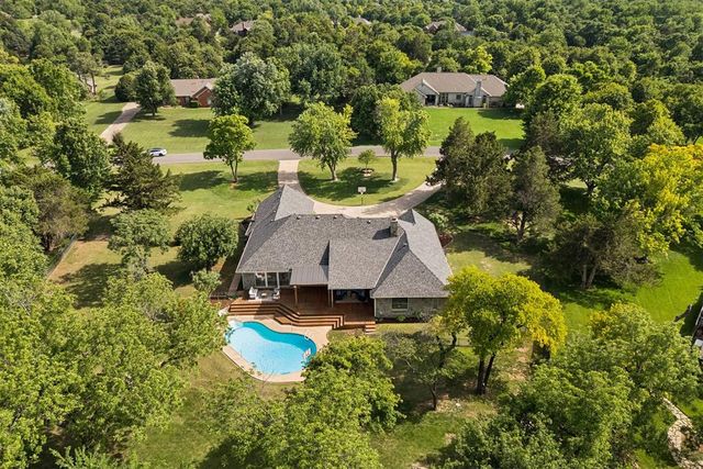 2017 Shadow Lake Drive, Edmond, OK 73025