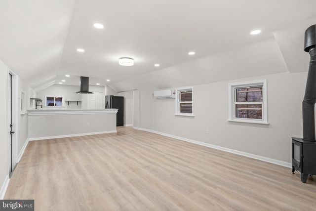 656 CREEK RD, Bath, PA 18014