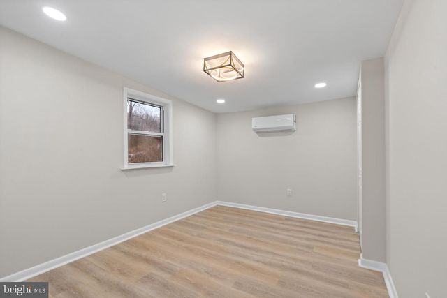 656 CREEK RD, Bath, PA 18014