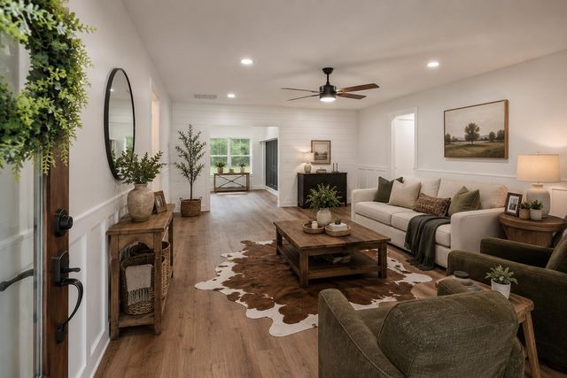 136 Thirteen Way, Cross, SC 29436
