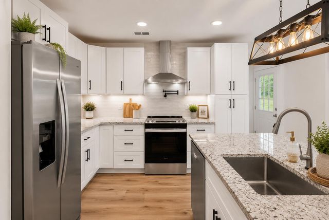 136 Thirteen Way, Cross, SC 29436