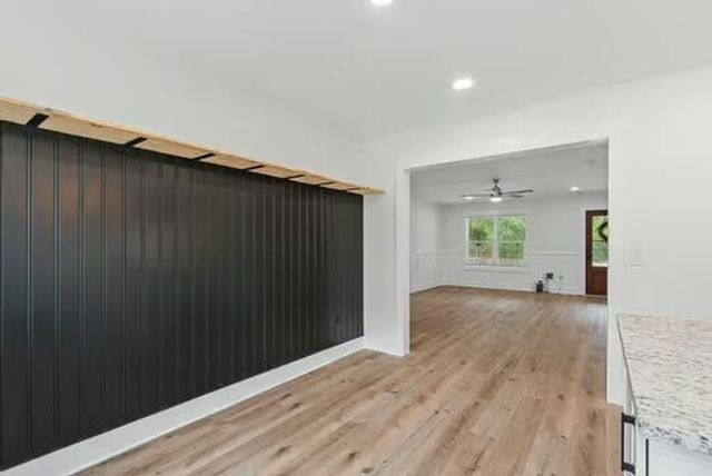 136 Thirteen Way, Cross, SC 29436