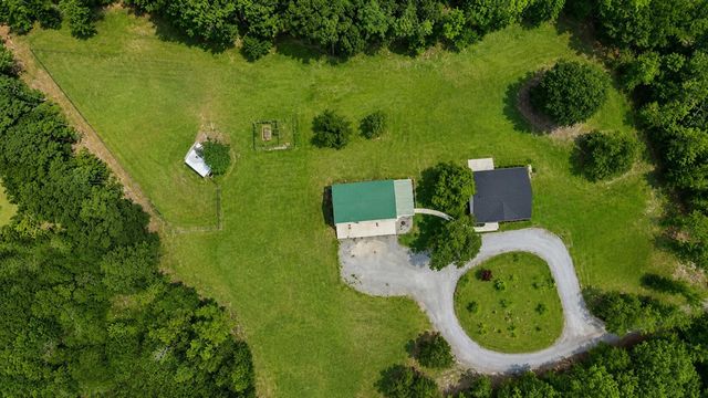 136 Thirteen Way, Cross, SC 29436