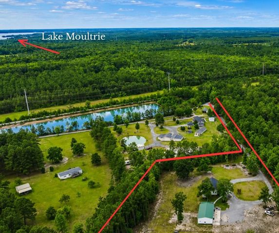 136 Thirteen Way, Cross, SC 29436
