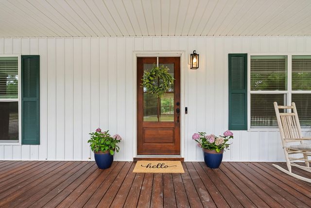 136 Thirteen Way, Cross, SC 29436