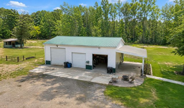 136 Thirteen Way, Cross, SC 29436