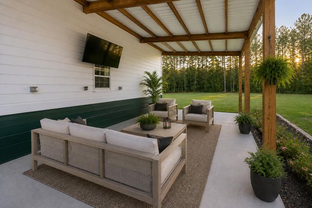 136 Thirteen Way, Cross, SC 29436