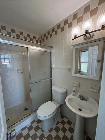 10281 E Bay Harbor Dr C3, Bay Harbor Islands, FL 33154