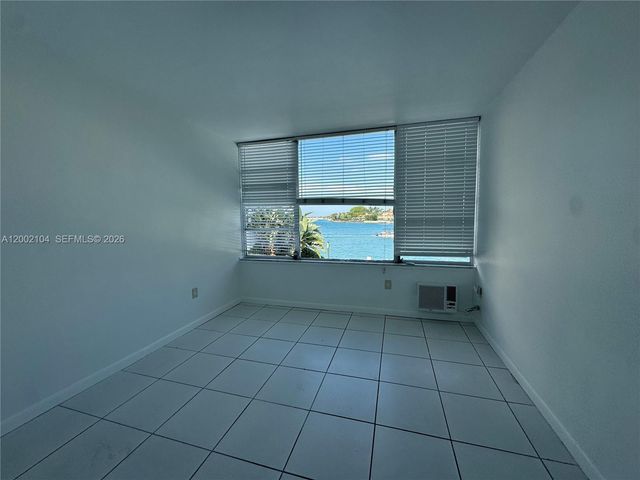 10281 E Bay Harbor Dr C3, Bay Harbor Islands, FL 33154