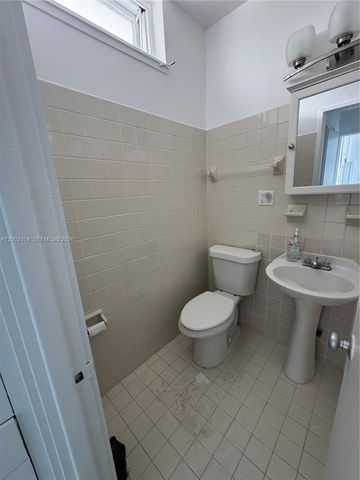 10281 E Bay Harbor Dr C3, Bay Harbor Islands, FL 33154