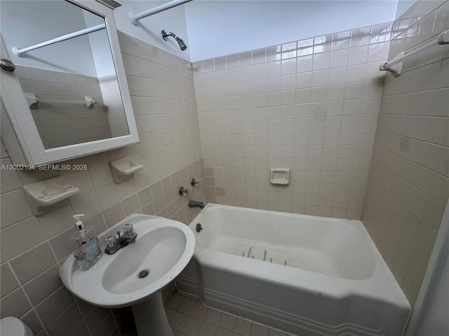 10281 E Bay Harbor Dr C3, Bay Harbor Islands, FL 33154