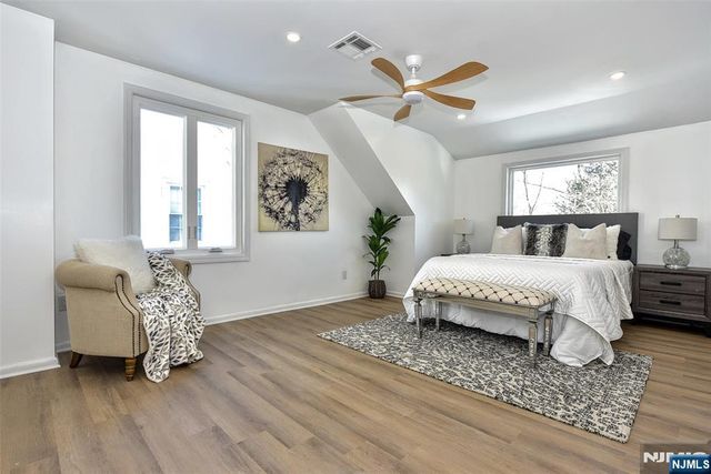 555 Lincoln Avenue, Glen Rock, NJ 07452