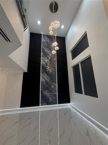 6042 SW 159 CT, Miami, FL 33193