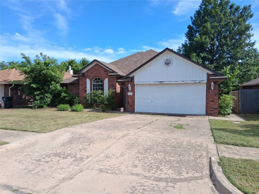 824 SE 38th Street, Moore, OK 73129