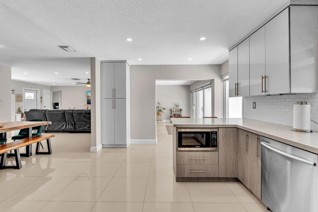 2070 NW 78TH Avenue, Sunrise, FL 33322