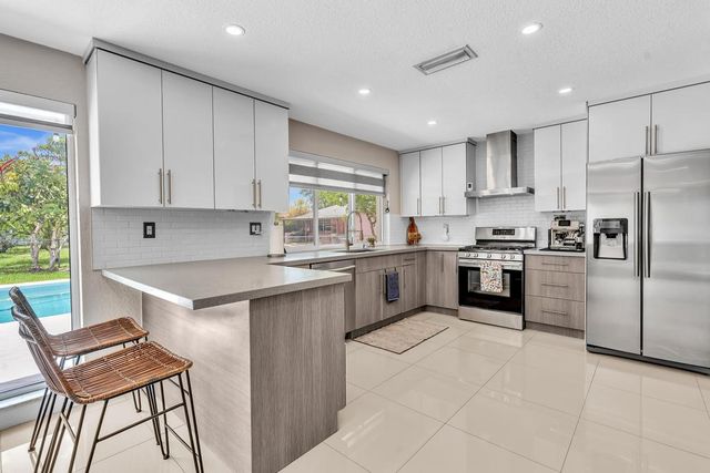 2070 NW 78TH Avenue, Sunrise, FL 33322