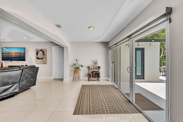 2070 NW 78TH Avenue, Sunrise, FL 33322