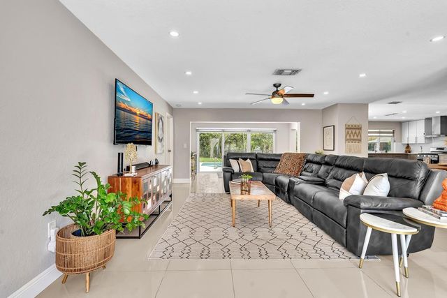 2070 NW 78TH Avenue, Sunrise, FL 33322