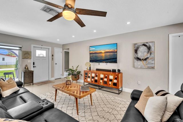2070 NW 78TH Avenue, Sunrise, FL 33322