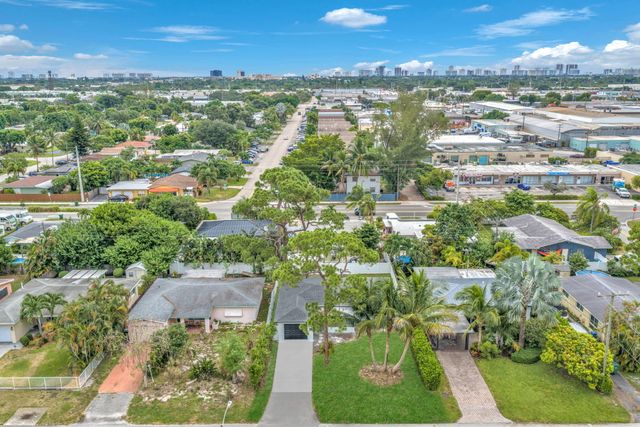 4630 NE 5TH Terrace, Oakland Park, FL 33334