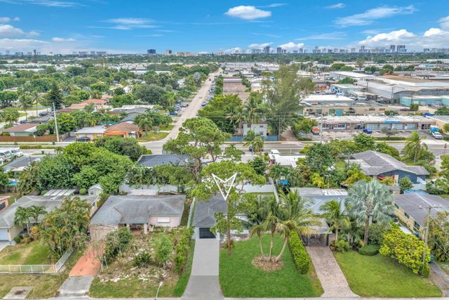 4630 NE 5TH Terrace, Oakland Park, FL 33334