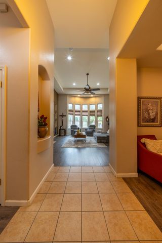 2162 Everglade Avenue, Clovis, CA 93619