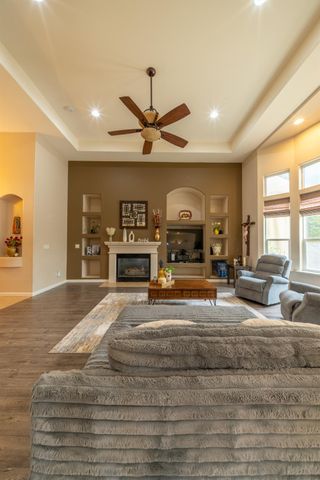 2162 Everglade Avenue, Clovis, CA 93619