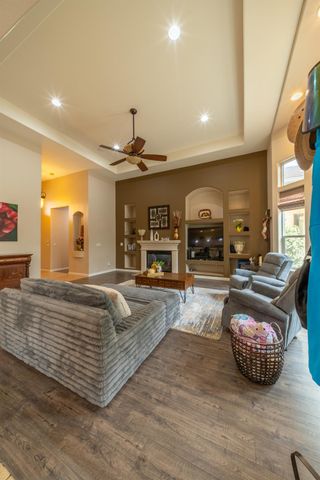 2162 Everglade Avenue, Clovis, CA 93619