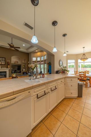 2162 Everglade Avenue, Clovis, CA 93619